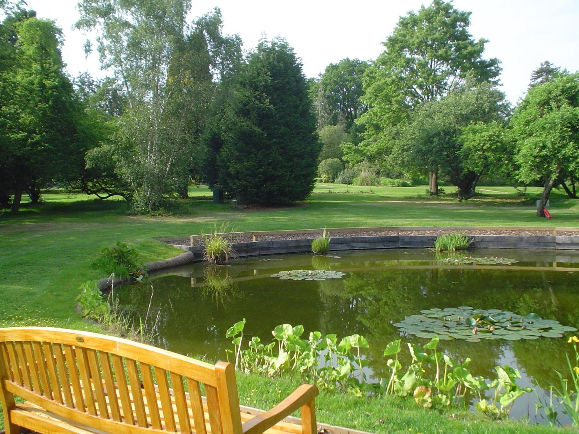 Farnham House Hotel Exterior photo