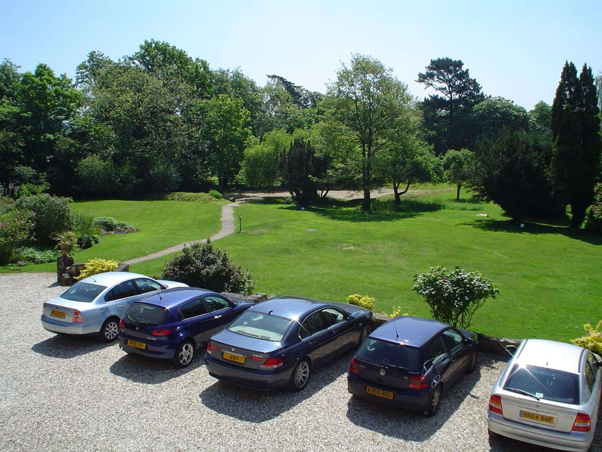 Farnham House Hotel Exterior photo